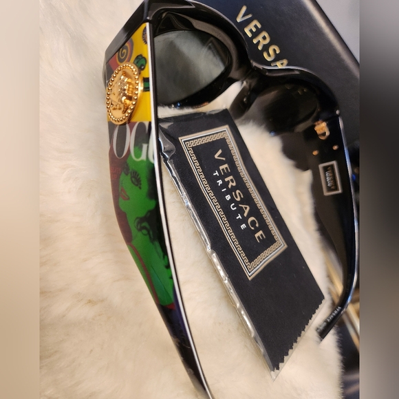 Limited edition Authentic Versace sunglasses - Picture 2 of 5
